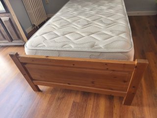 Cama madera maciza + colchón 90x190