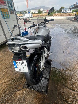 Suzuki GSR 600