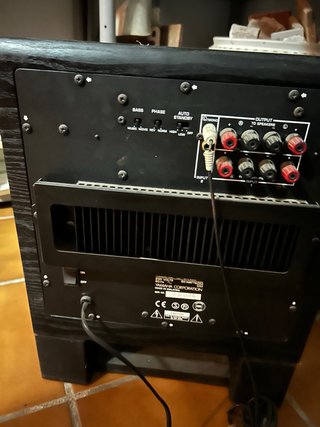 Subwoofer Yamaha Negro