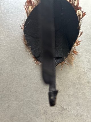 Tocado de plumas marrón y beige