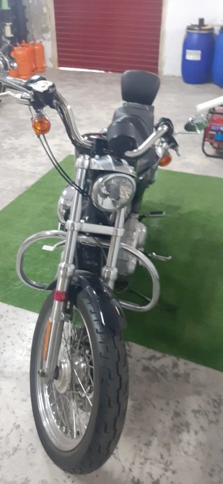 Harley-Davidson Sportster Negra