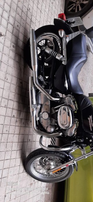 Harley-Davidson Sportster Negra