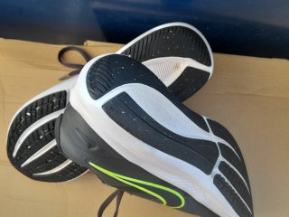 Deportivas Nike Running Grises y Verdes