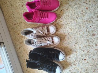 Converse Bambas Negras con Lazos