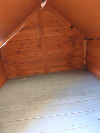 Caseta para perro oscura