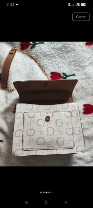 Bolso Guess blanco monograma cadena dorada