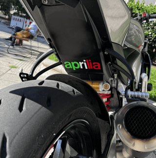 Pegatina Aprilia Tuono 660