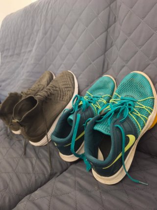 Zapatillas Nike, talla 42