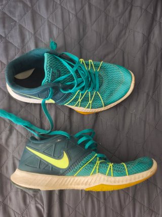 Zapatillas Nike, talla 42