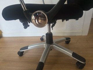 Silla de oficina ergonómica negra