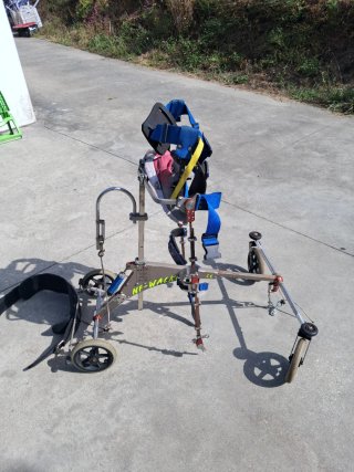 Andador pediátrico NF Walker