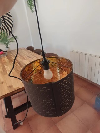 Lámpara colgante marrón y dorada Ikea