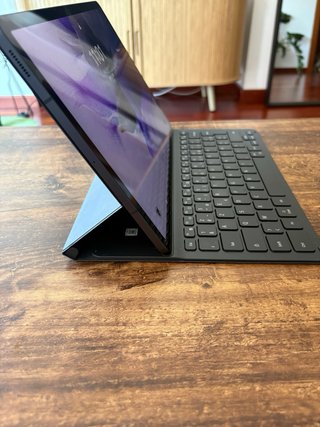 Tablet Samsung con custodia e tastiera