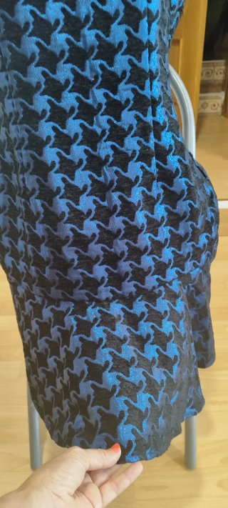 Vestido Minueto Pata de Gallo Eléctrico Talla L