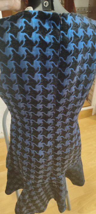 Vestido Minueto Pata de Gallo Eléctrico Talla L
