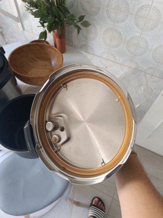 Olla Eléctrica AmazonBasics 5.5L para Reparar