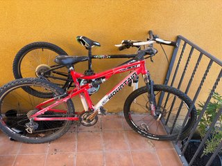 Bicicleta de Montaña Roja