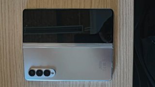 Samsung Galaxy Z Fold 3 5G en su caja original