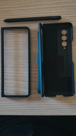 Samsung Galaxy Z Fold 3 5G en su caja original