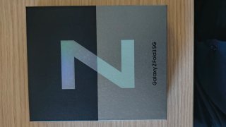 Samsung Galaxy Z Fold 3 5G en su caja original