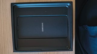 Samsung Galaxy Z Fold 3 5G en su caja original