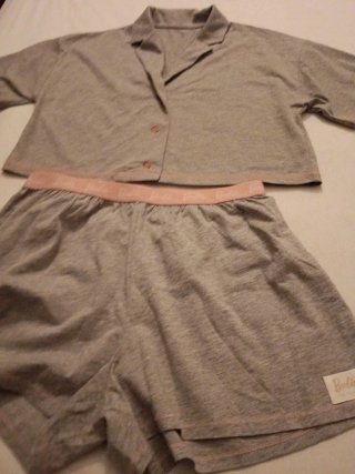 Pijama corto gris y rosa