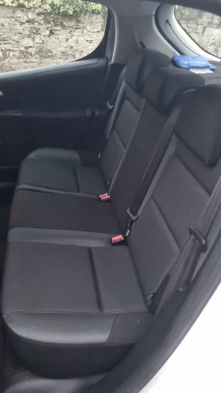 Peugeot 207 2012