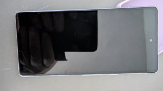 Google Pixel 7a en su caja original.