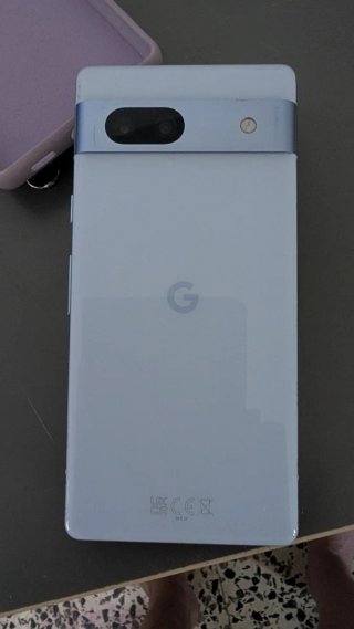 Google Pixel 7a en su caja original.