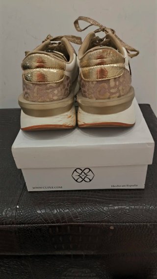 Zapatillas Lola Casademunt Doradas Talla 41