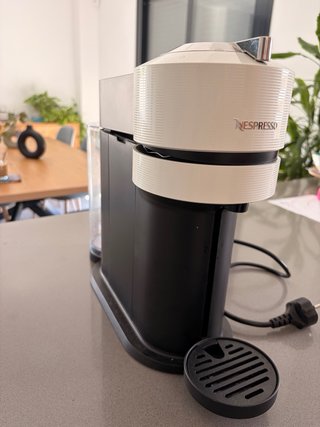 Cafetera Nespresso Vertuo Blanca