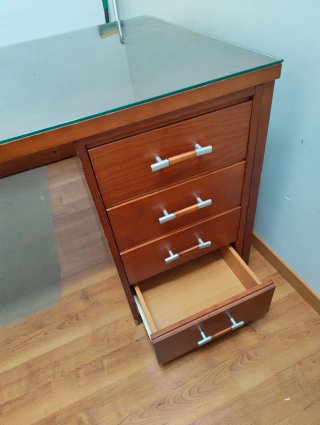 Escritorio madera y cristal
