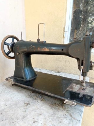Máquina de coser Wertheim "Remendona"