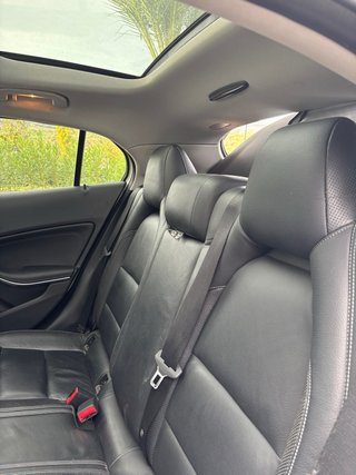 Mercedes-Benz GLA 220d 2016