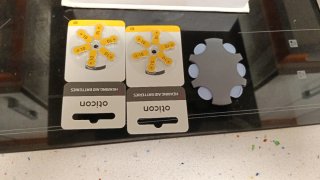 Audífonos Oticon Beige para Mayores