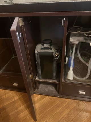 Acuario completo con mueble y accesorios