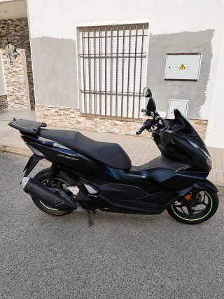 Honda PCX 125 2023 Negra