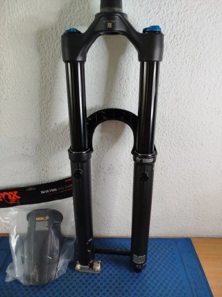 Horquilla Fox 38 Grip Performance Negra