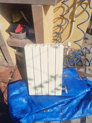 Radiador de hierro beige