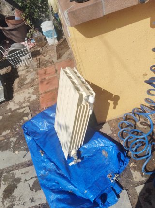 Radiador de hierro beige