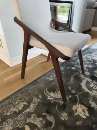 Sillas comedor nogal y tela beige