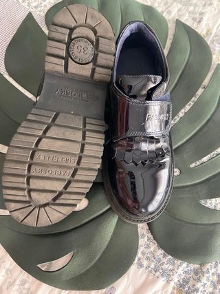 Zapatos Pablosky charol negros