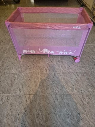 Cuna de viaje rosa
