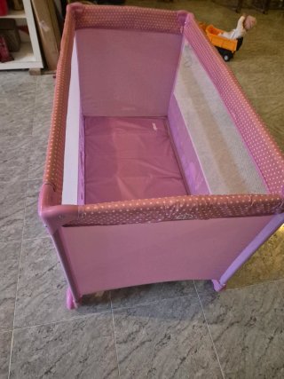 Cuna de viaje rosa