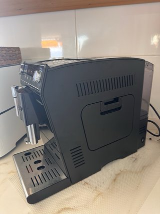 Cafetera Delonghi Negra