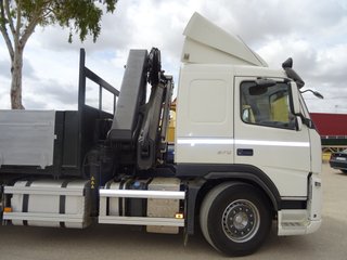 Volvo FM 370 - CAMIONES CON GRUA