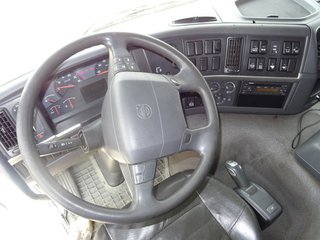 Volvo FM 370 - CAMIONES CON GRUA