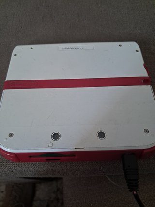 Nintendo 2DS Roja y Blanca