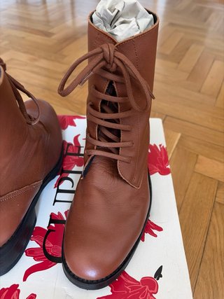Botas de piel marrones