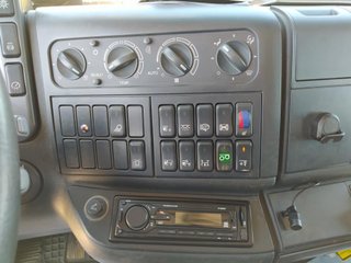 Mercedes ATEGO 12 18-CAMIONES CON GRUA